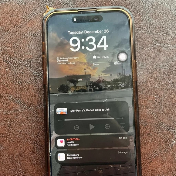 Purple iphond pro max - Picture 4 of 4